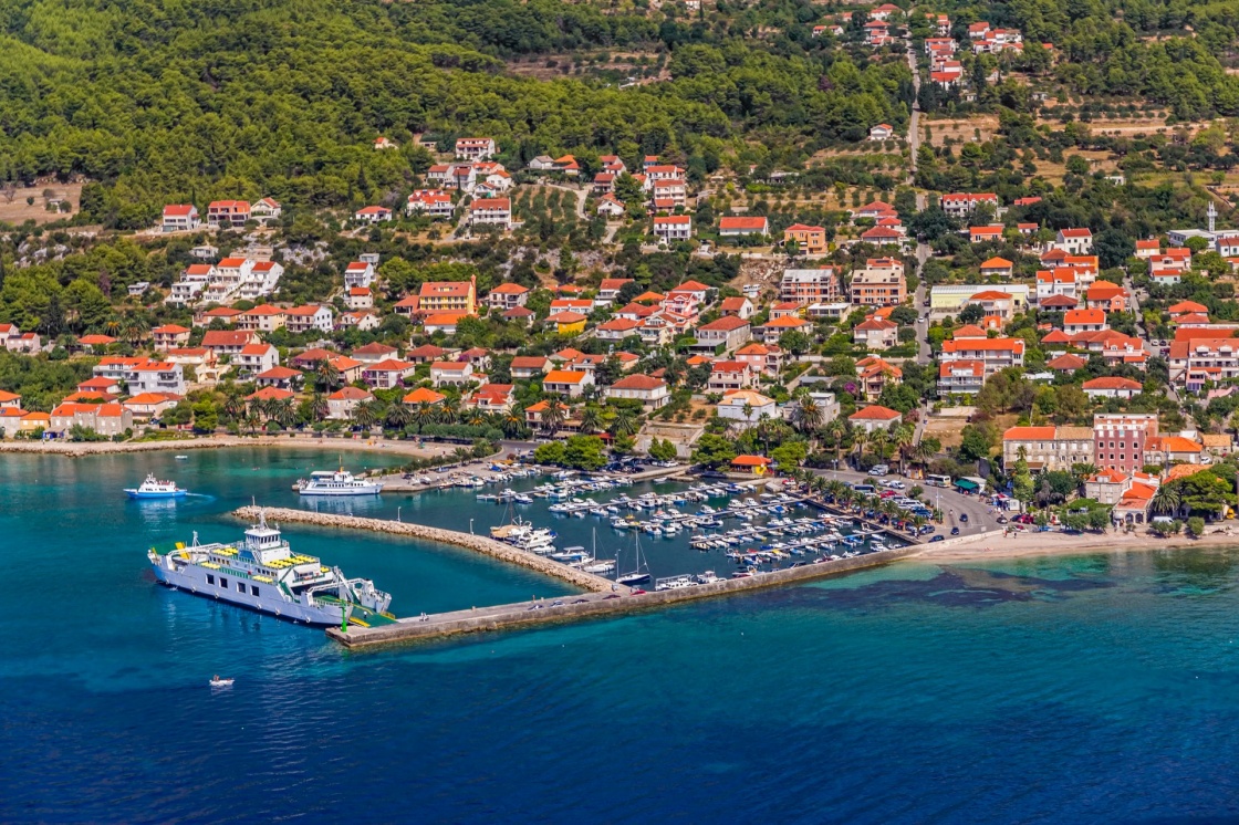 'Helicopter aerial shoot of tourist destination Orebic on Peljesac peninsula, Croatia' - Dubrownik