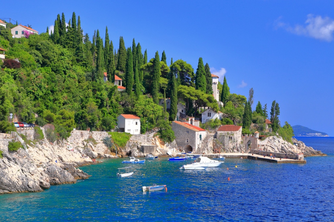 'Small traditional harbor on the Adriatic sea coast, Trsteno, Croatia' - Dubrownik